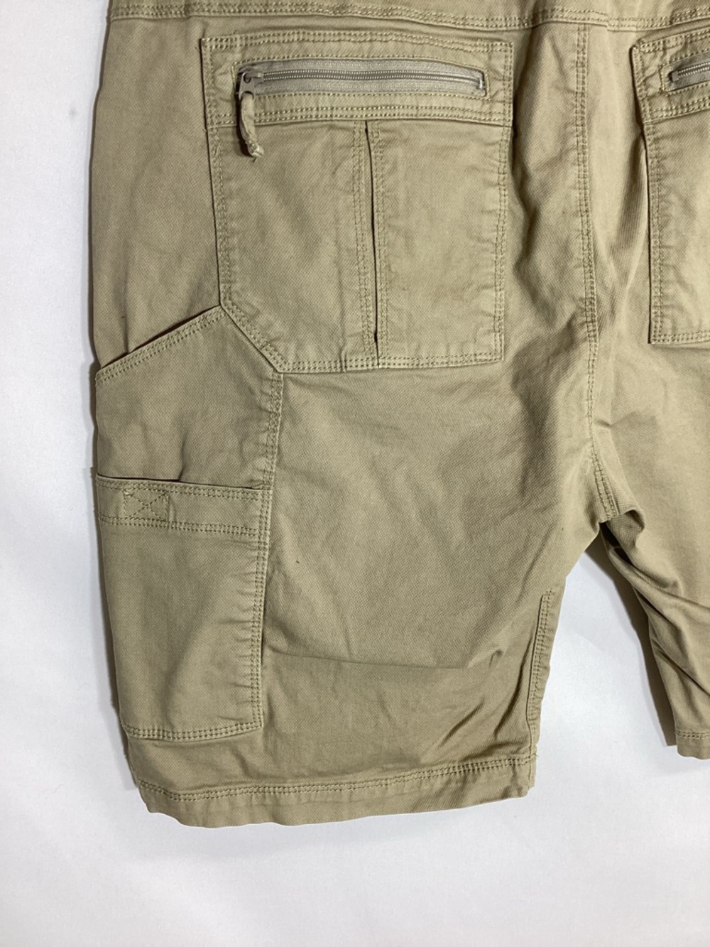 Mens Carbon2Cobalt Khaki Shorts with Lots of Back Pockets Size 36 - Picture 7 of 7